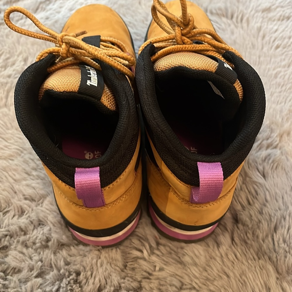 TIMBERLANDS - Picture 4 of 5
